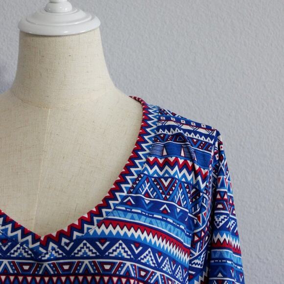 LuLaRoe Colorful Short Sleeve Tribal Print Tunic Hi Low Top Size Large - Picture 4 of 9